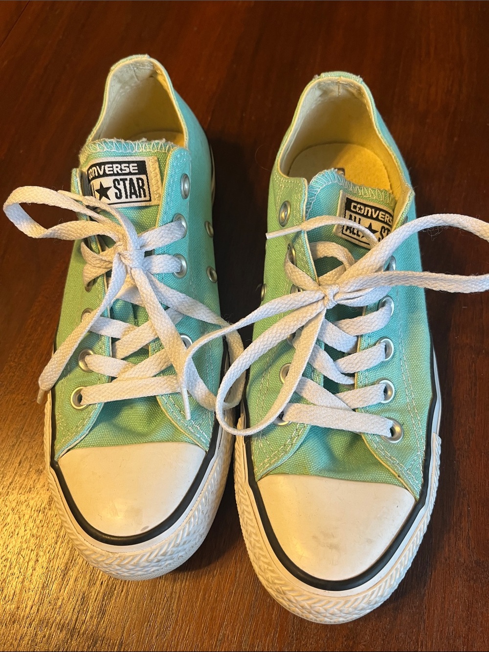 Converse Low Top Sneakers in Mint and White